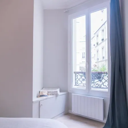 Charming At The Bottom Of Montmartre Parigi